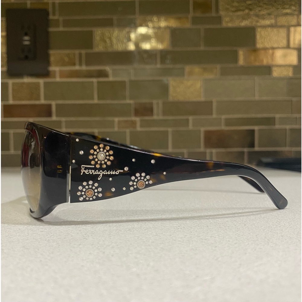 Salvatore Ferragamo Women’s Sunglasses - Picture 4 of 4
